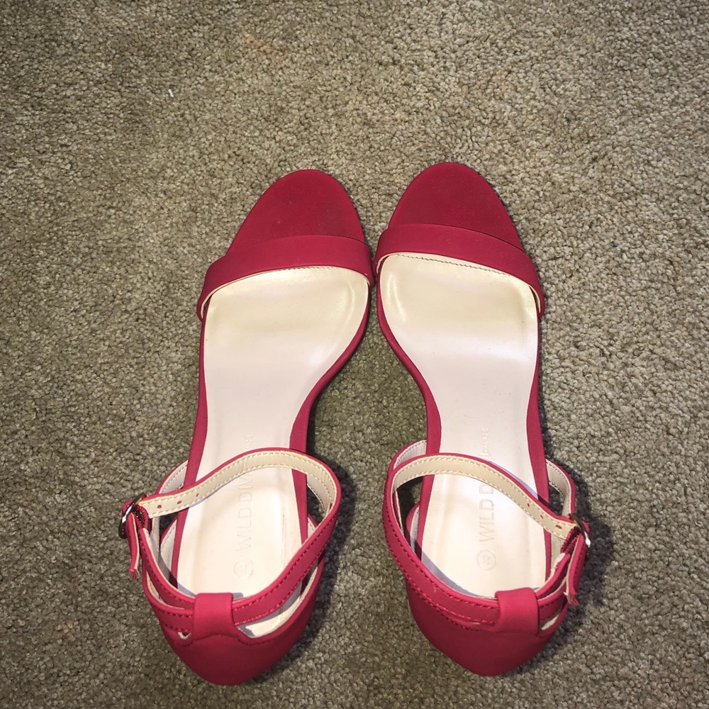 Red heels - Picture 2 of 4